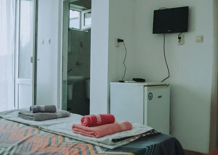 лора Къща за гости