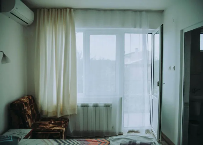 лора Къща за гости 3*