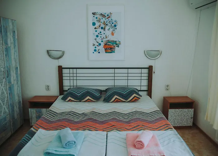 Къща за гости лора 3*