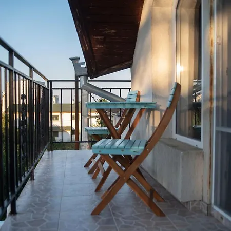 Guest house лора