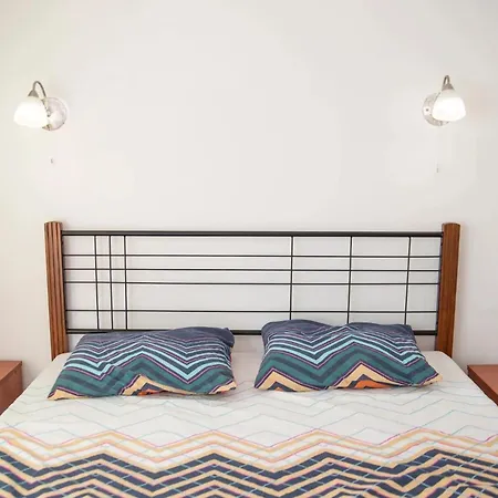 лора Guest house Sinemoretz