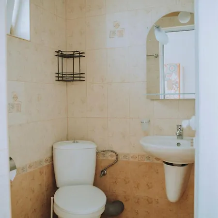 лора بيت ضيافة سينيموريتس