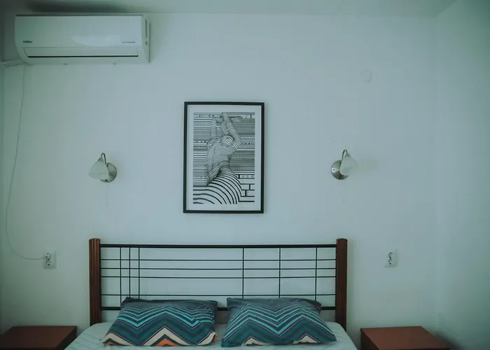 лора Guest house 3*